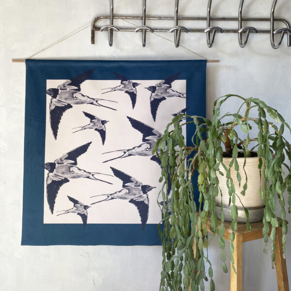 Tenture Murale – Les Hirondelles